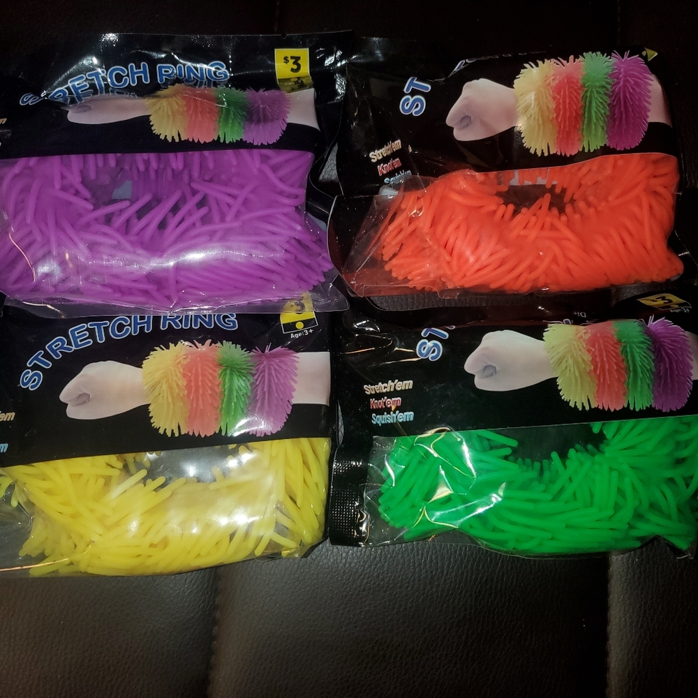 4 Colorful Stretch Rings